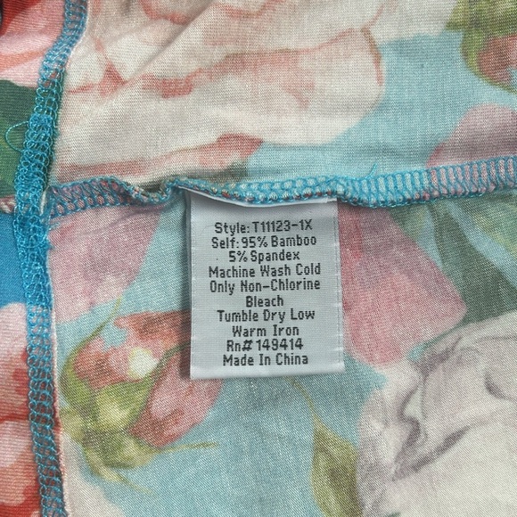 Johnny Was Pink Rose Relaxed Bamboo Floral Tee New Size 2X - Picture 11 of 11